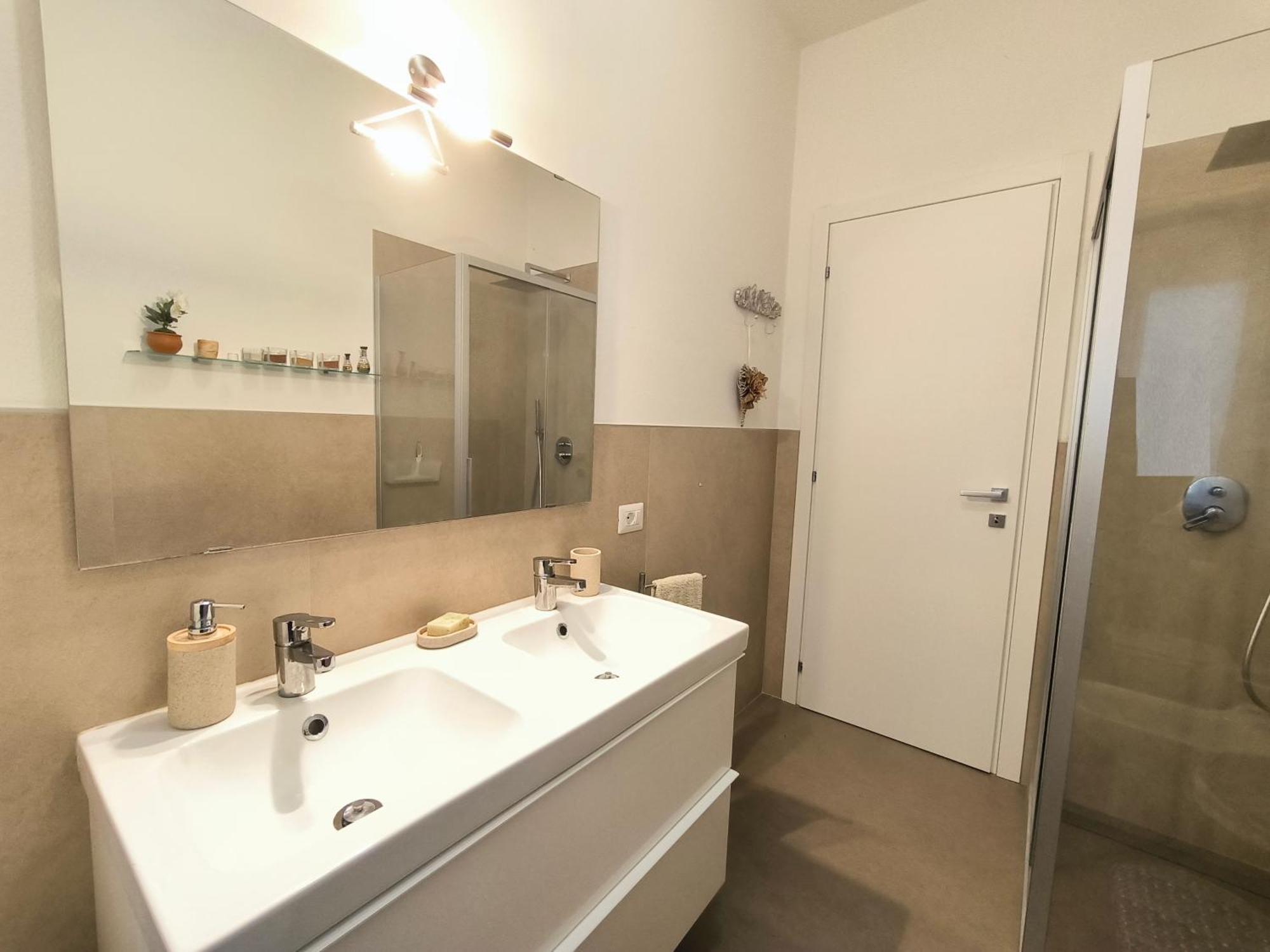 Casa Dina Apartment บาเวโน ภายนอก รูปภาพ